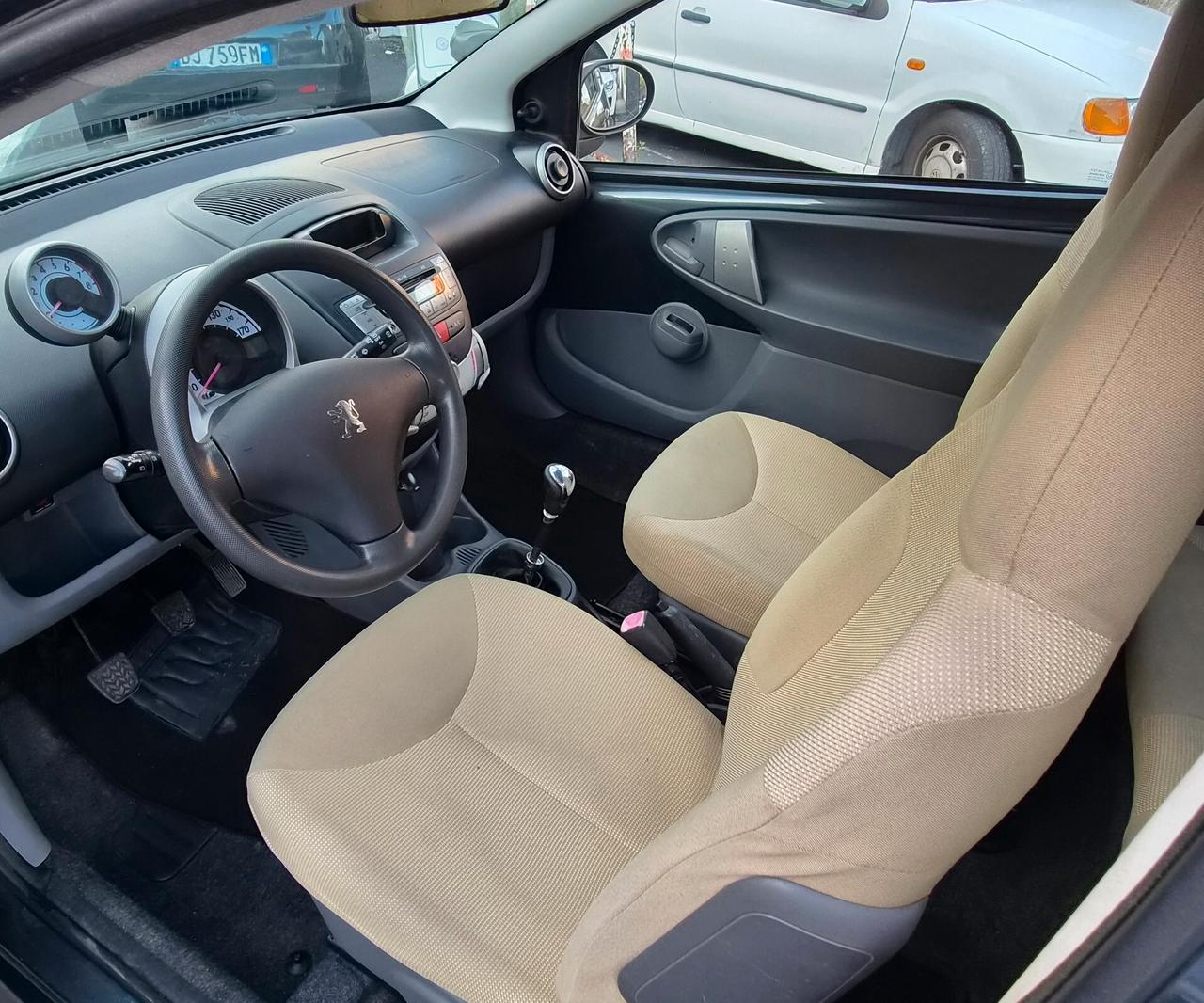 Peugeot 107 1.0 68CV 3p. Plaisir