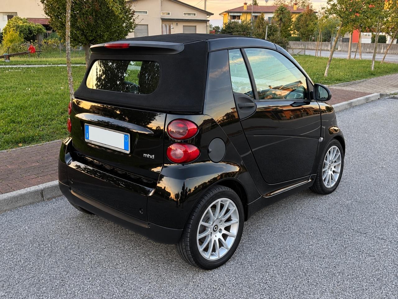 Smart ForTwo 1000 52 kW MHD cabrio pure