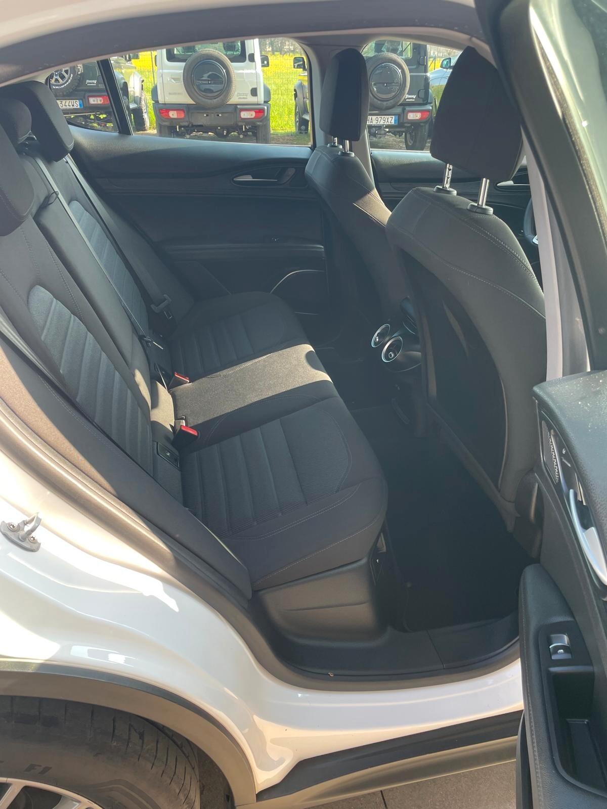 Alfa Romeo Stelvio 2.2 Turbodiesel 160 CV AT8 RWD Business