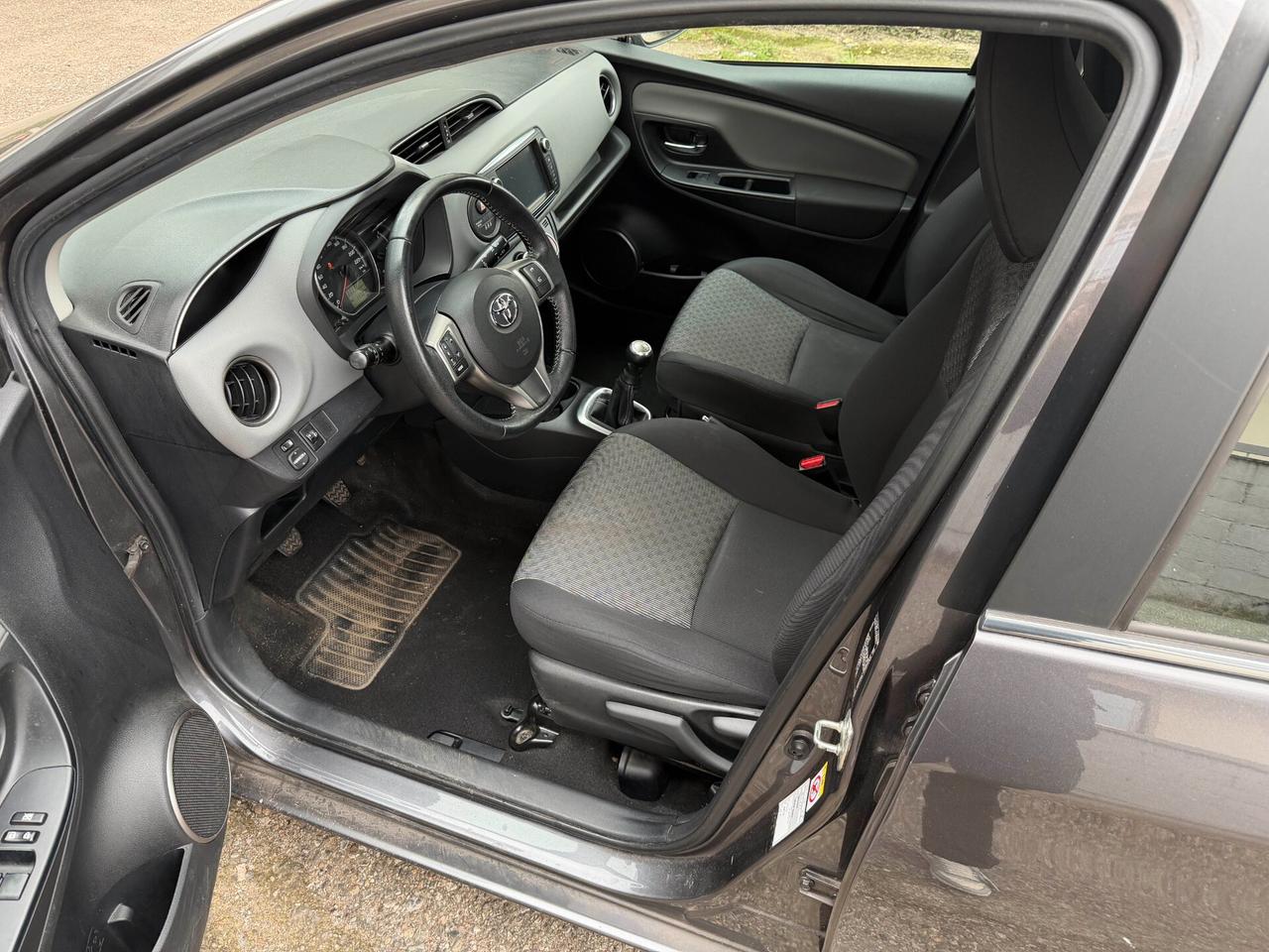 Toyota Yaris 1.0 5 porte Cool NEOPATENTATI