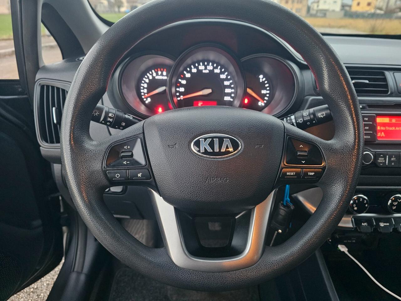 Kia Rio 1.2 BENZINA UNICO PROPRIETARIO ANNO 2013 OK PER NEOPATENTATI