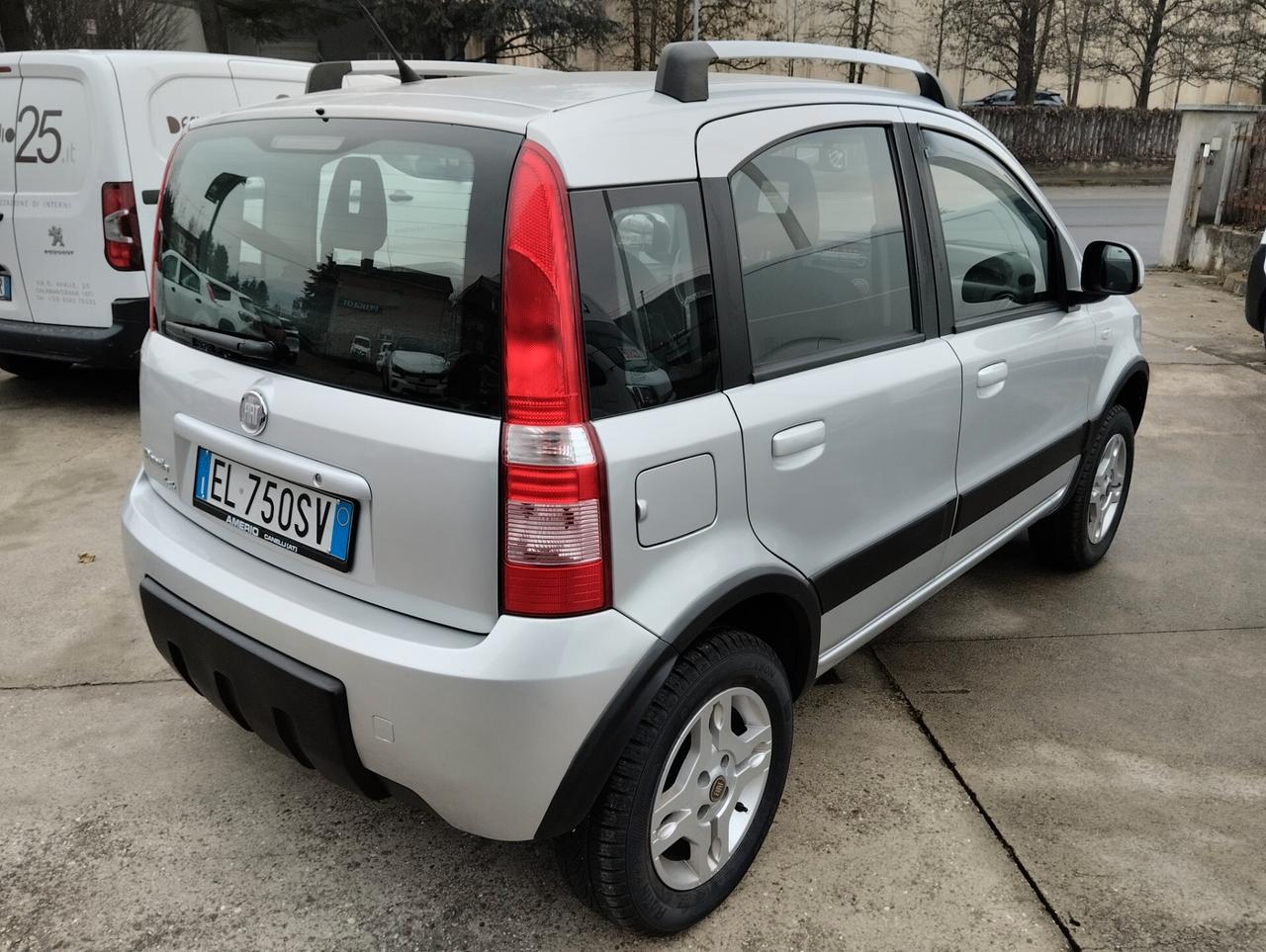 Fiat Panda 1.3 MJT 16V DPF 4x4 Climbing