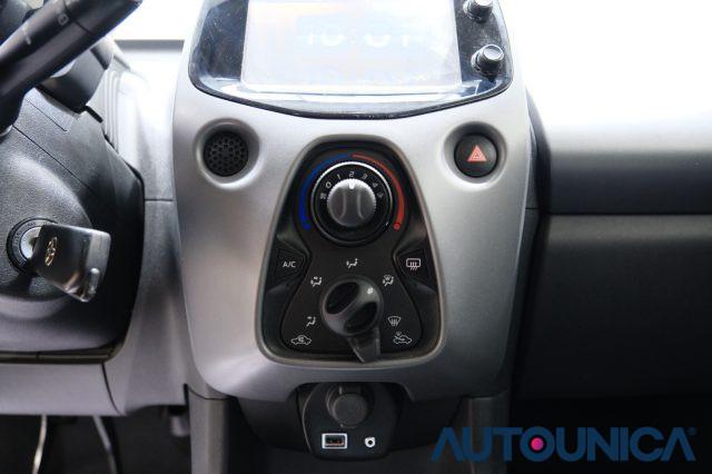 TOYOTA Aygo 1.0 VVT-I 72 CV 5 PORTE CONNECT NEOPATENTATI