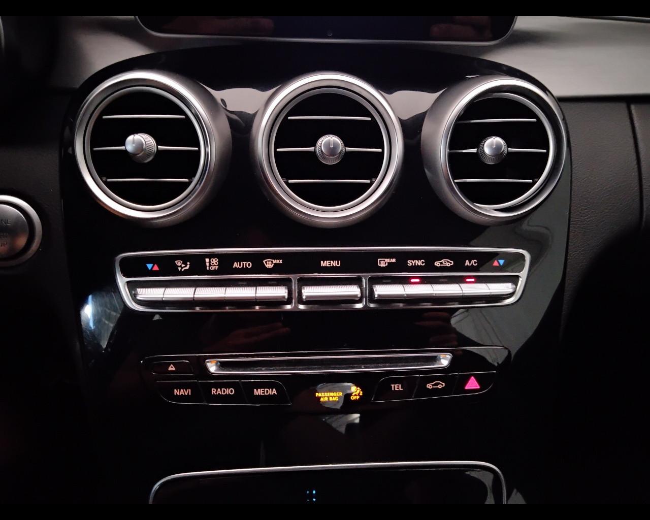 Mercedes-Benz Classe C-C205 2016 Coupe - C Coupe 220 d Premium 4matic auto