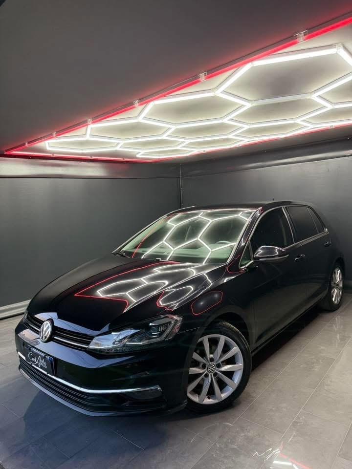 Volkswagen Golf 7.5 R 1.6 TDI 116cv DSG Executive BlueMotion Technology 2018