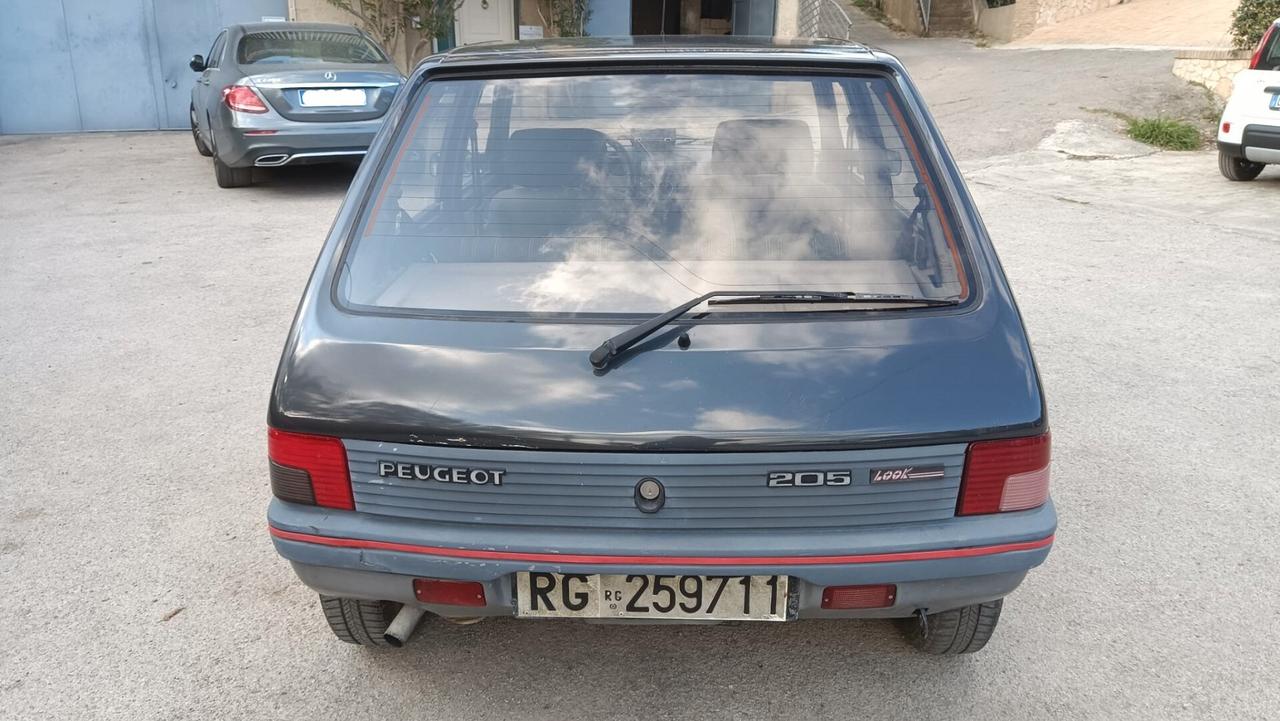 Peugeot 205 954 5 porte Look