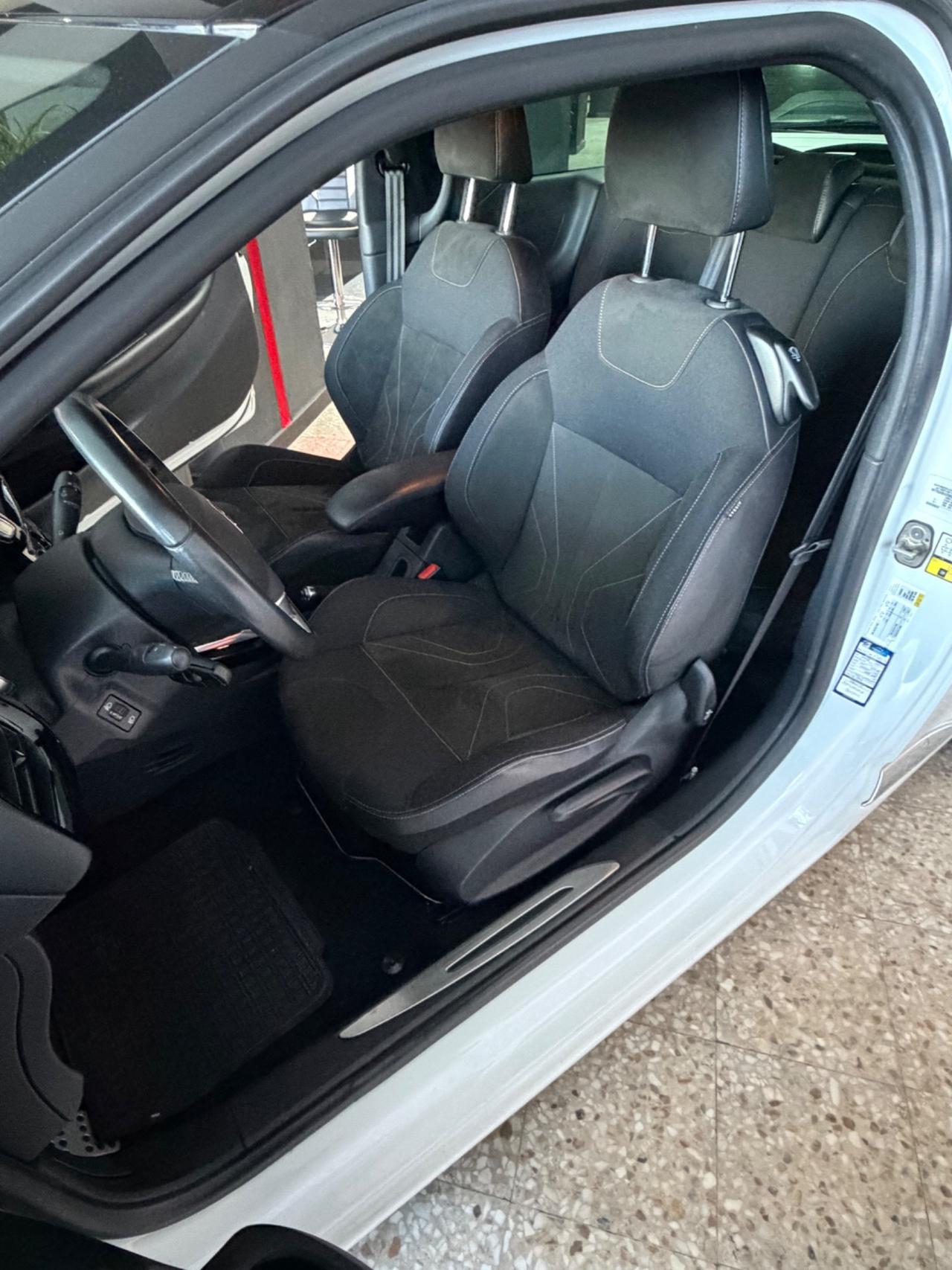 Ds DS3 3 BlueHDi 120 Performance Line