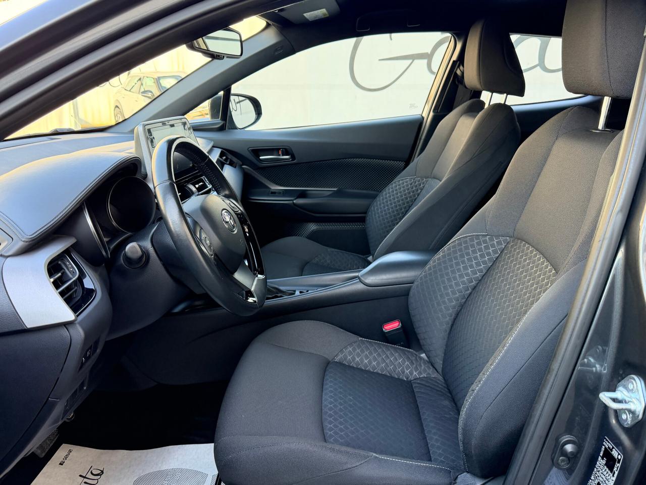 Toyota C-HR 1.8 Hybrid E-CVT Business