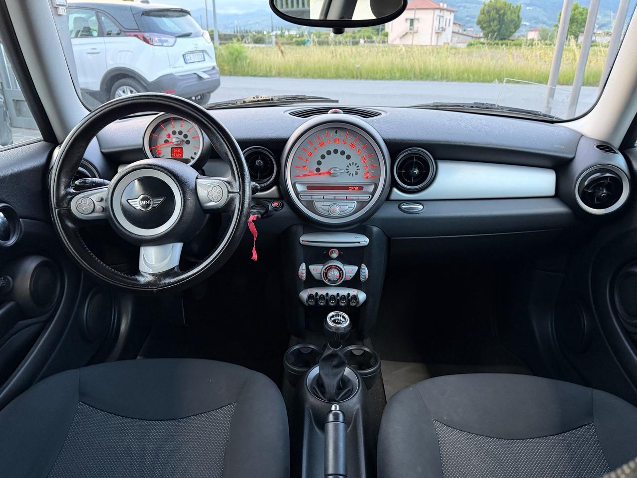 Mini 1.6 16V One D 90cvTotal Black Ok neopatentati