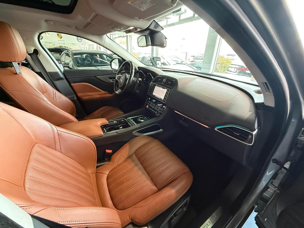 Jaguar F-Pace 2.0 D 180 CV AWD aut. Prestige