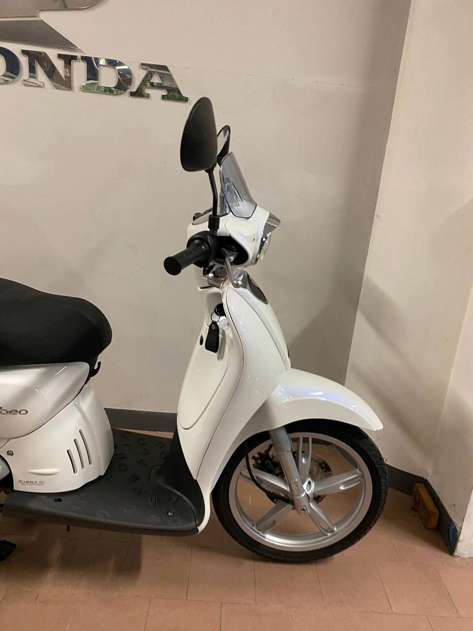 Aprilia Scarabeo 100 4 tempi