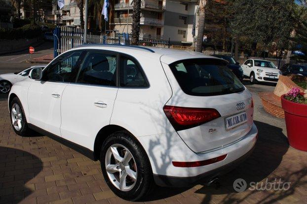 Audi Q5 2.0 tdi 150cv fari bixeno