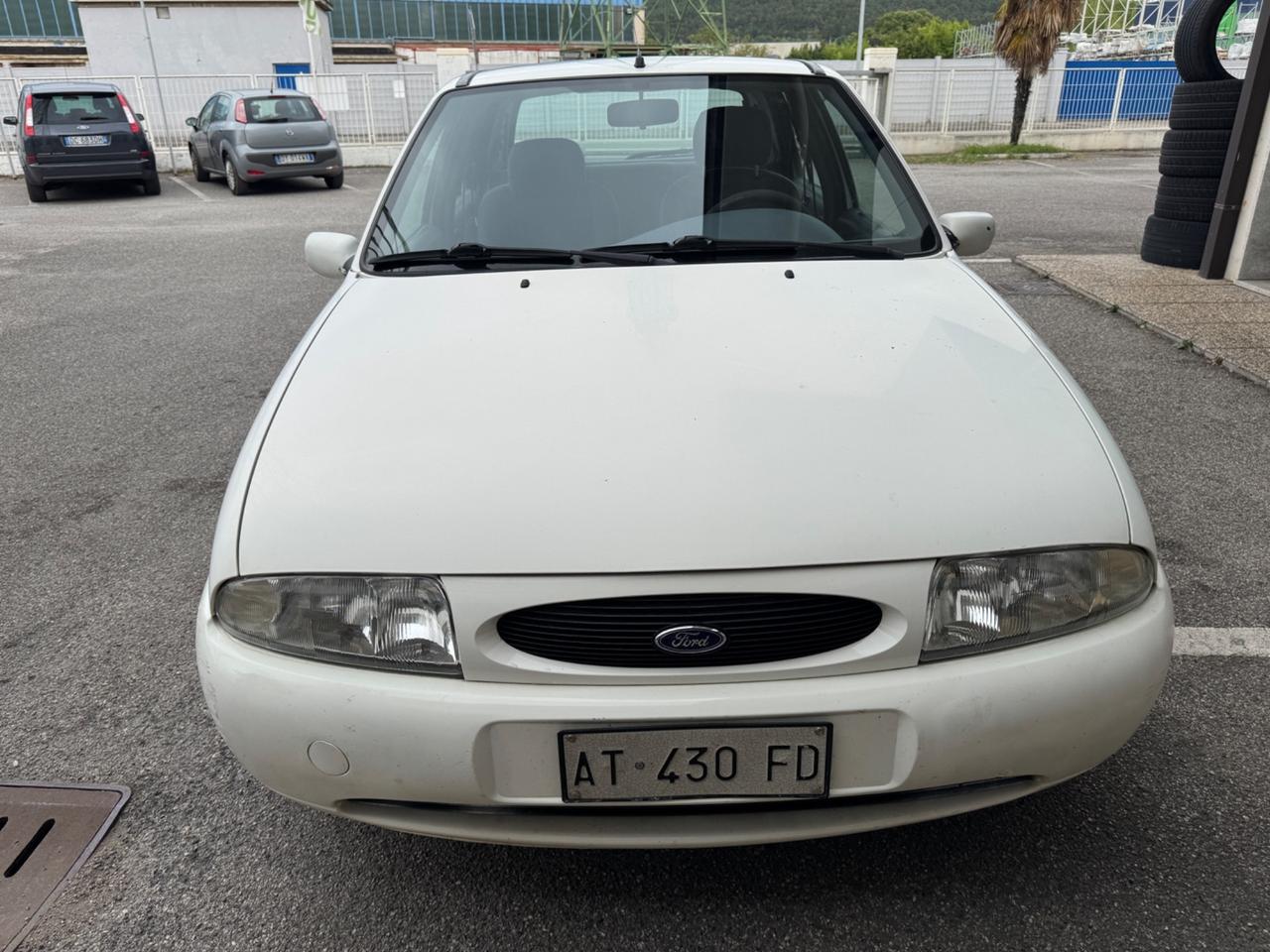 Ford Fiesta 1.2i 16V cat 5 porte Techno