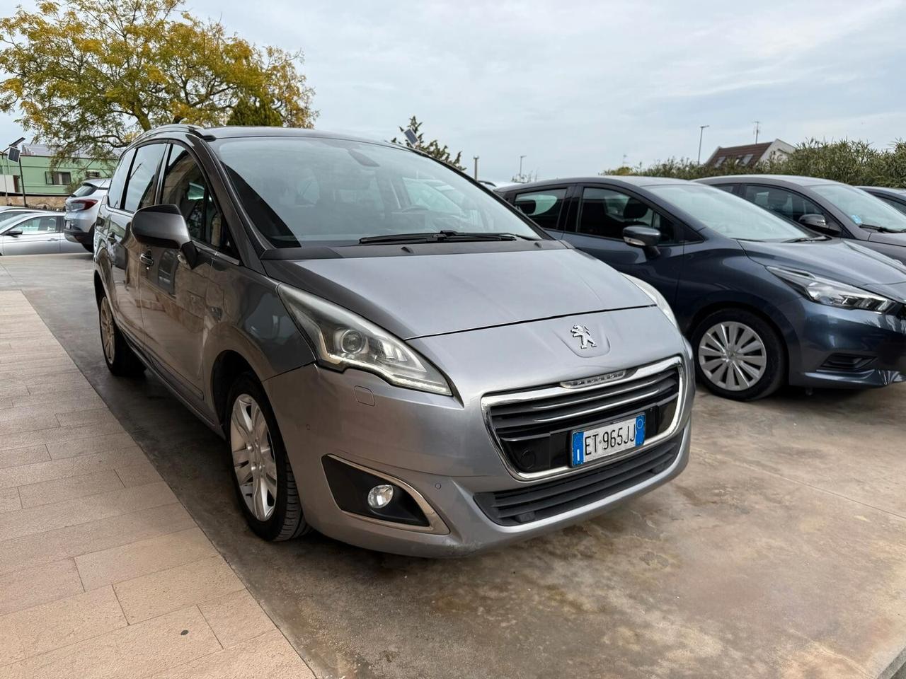 Peugeot 5008 1.6 HDi 115CV Business