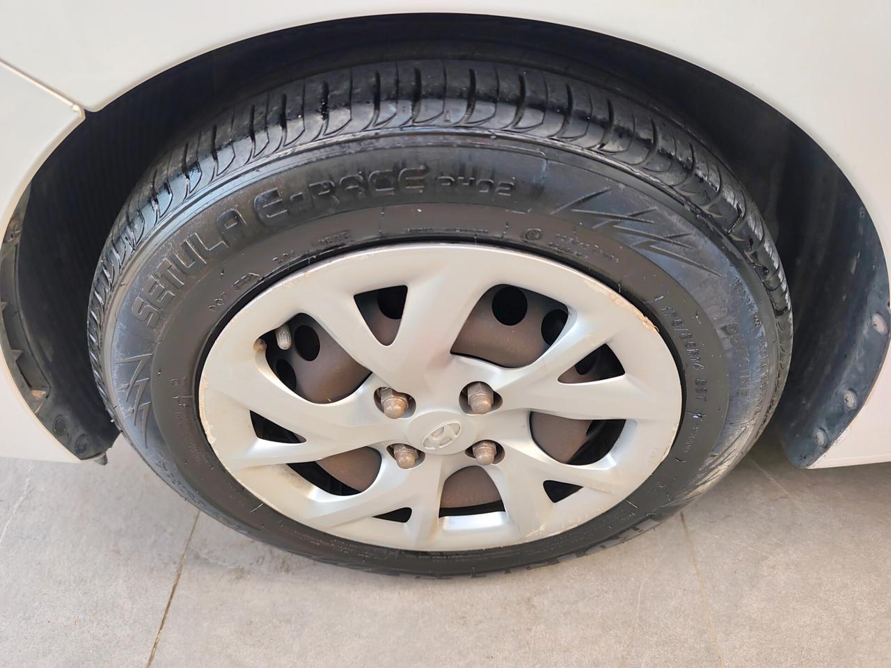 Hyundai i10 1.0 BENZINA E GPL DI SERIE Connectline