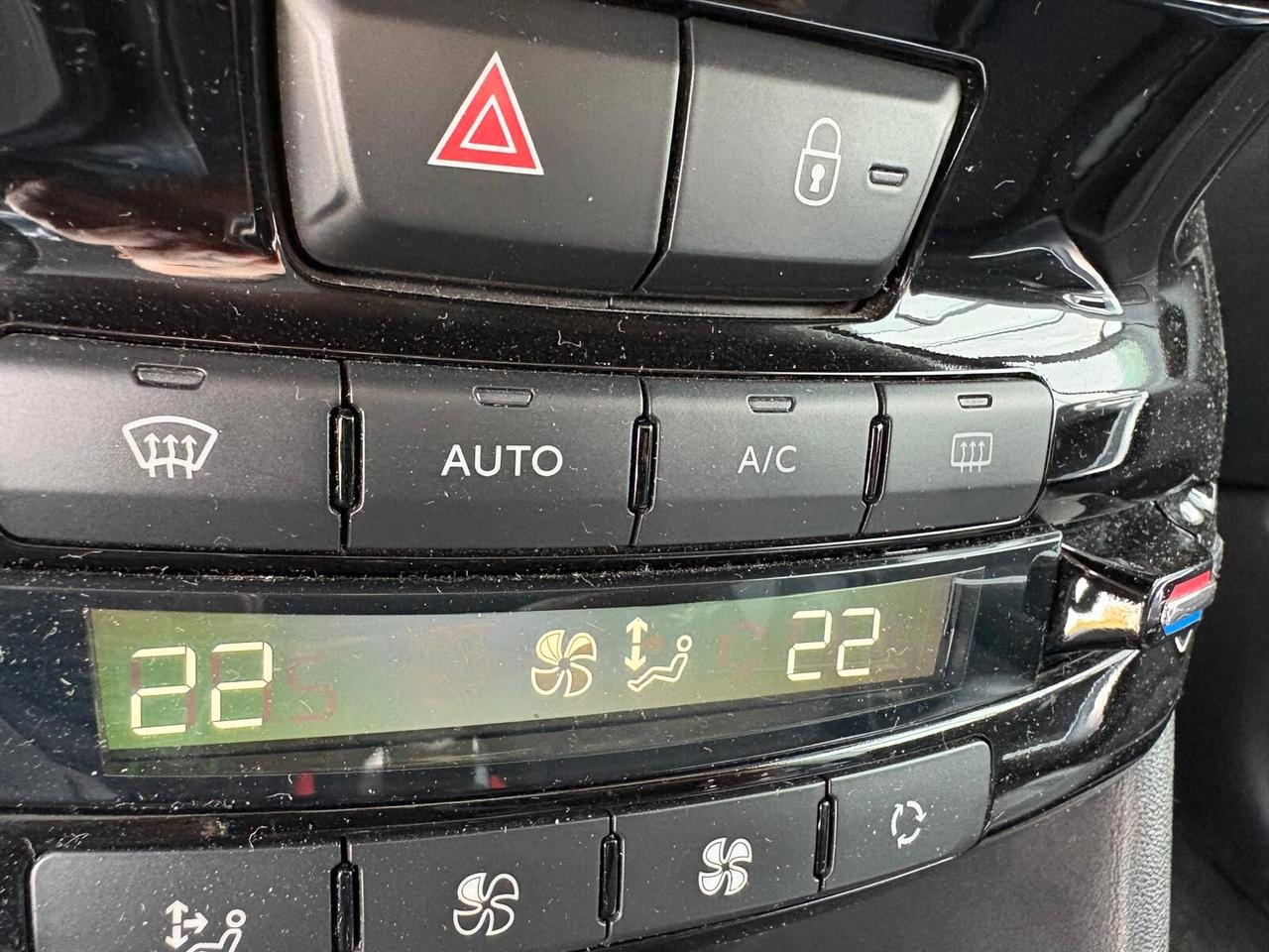 Peugeot 2008 ALLURE 1.6 BlueHDi 100 Grip Control