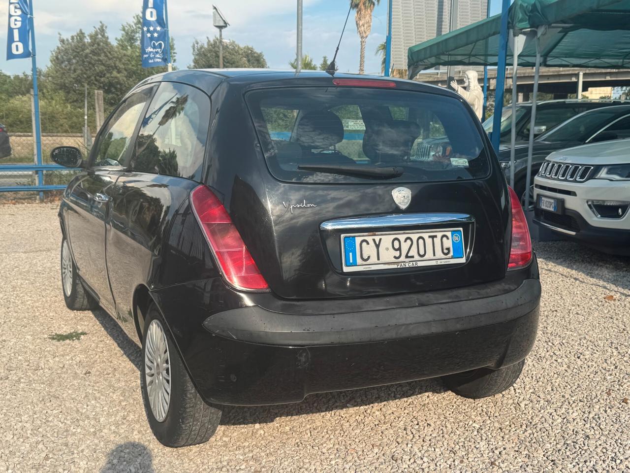 Lancia Ypsilon 1.2 Oro GPL clima idroguida