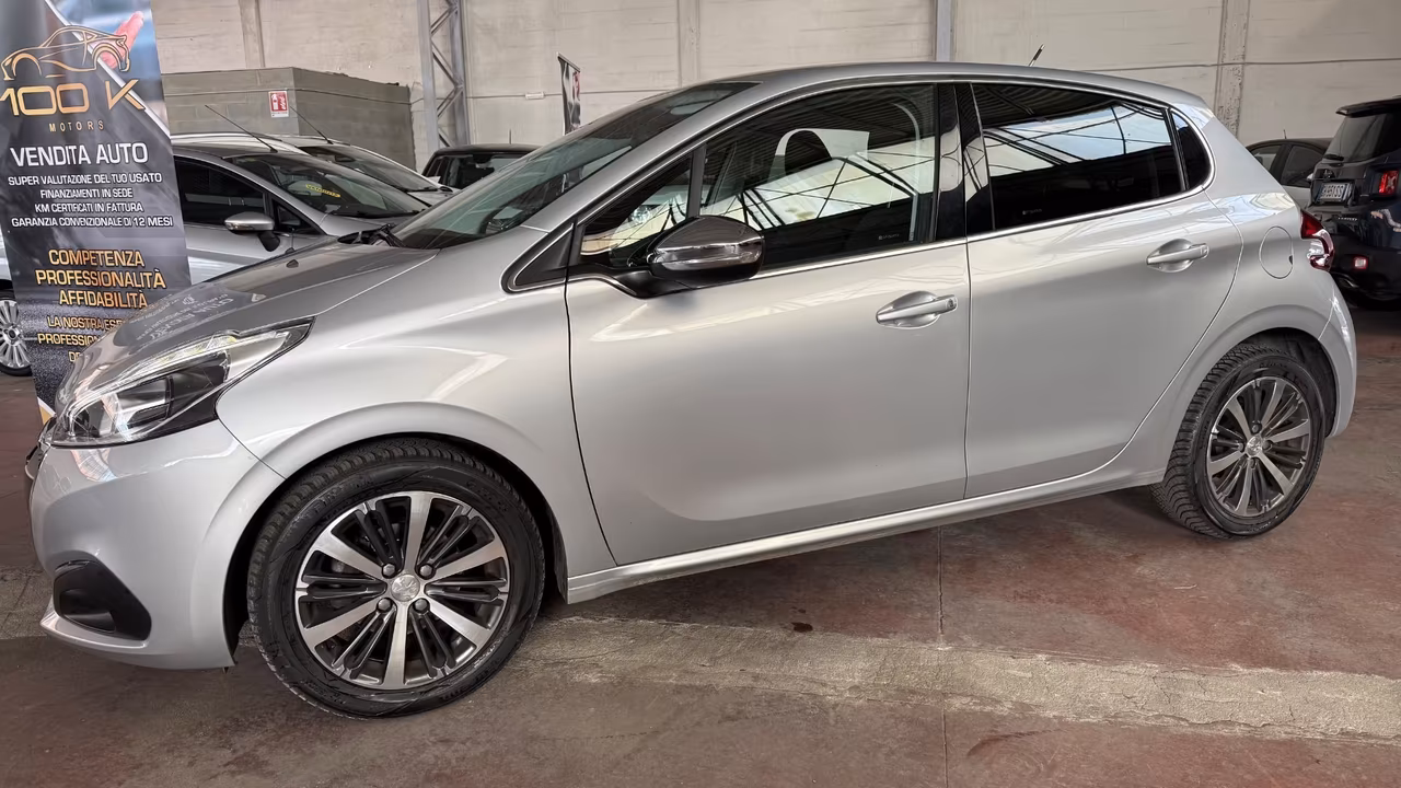 Peugeot 208 BlueHDi 100 5p. GT Line ICE White