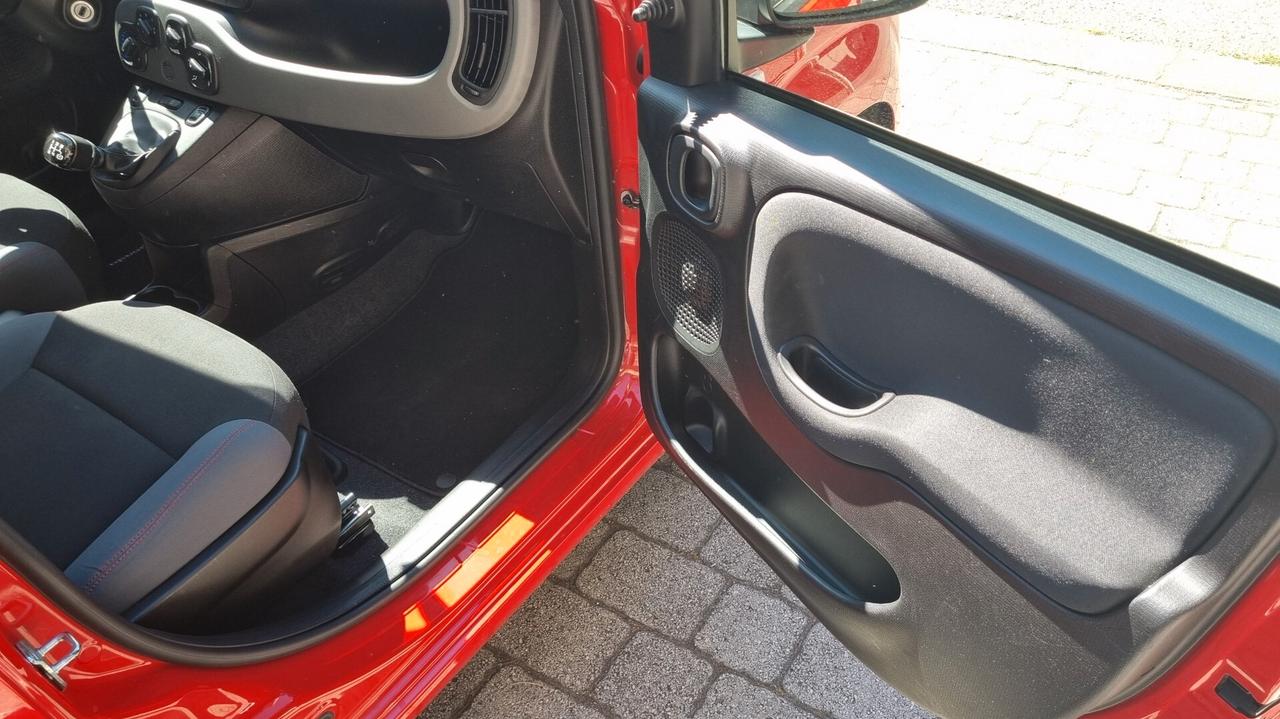 Fiat Panda 1.2 69cv anno2017 km44000 neopatentati