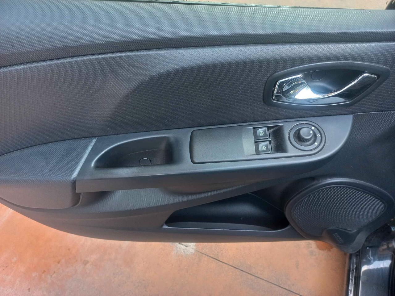 Renault Clio 1.2 75CV 5 porte Wave