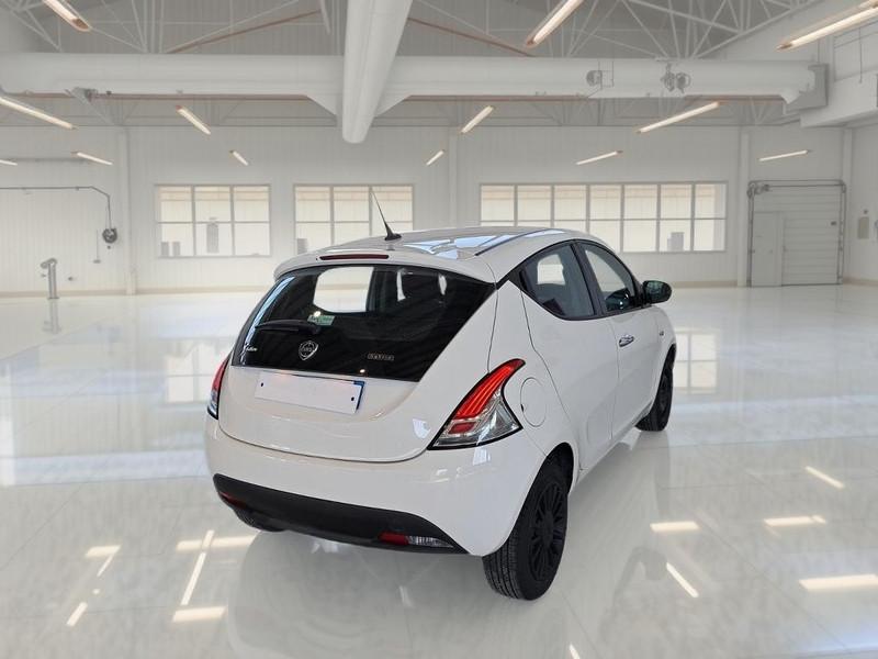 LANCIA YPSILON 1.0 FIREFLY 70 CV SES HYBRID SILVER 5 PORTE BERLINA