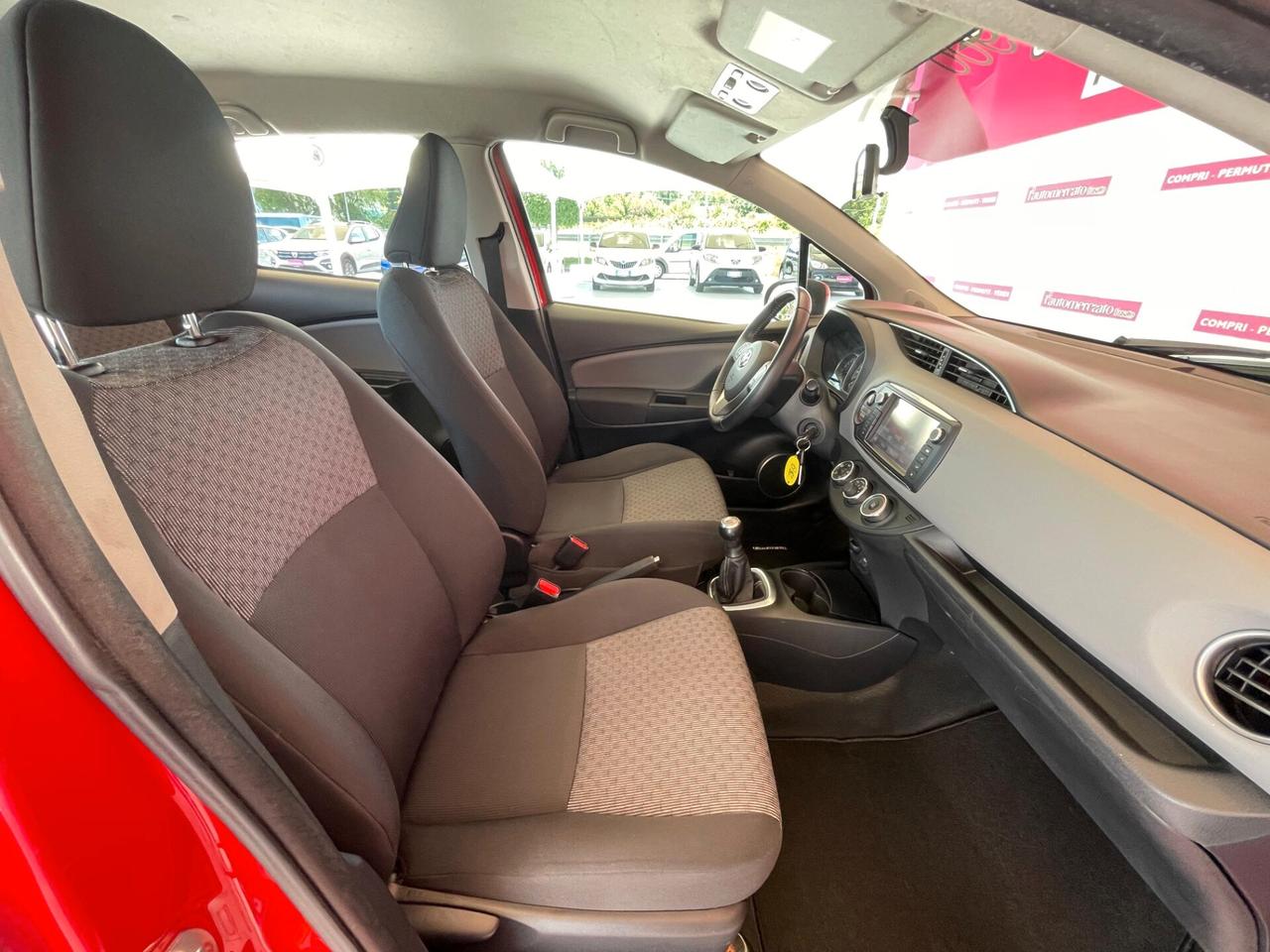 TOYOTA Yaris 3ª serie Yaris 1.0 5 porte Active