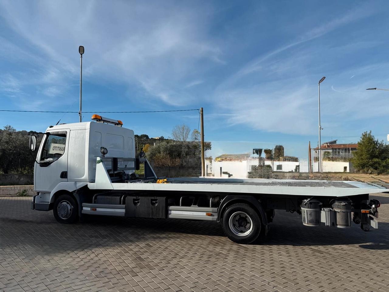 RENAULT MIDLUM 180 Carro attrezzi
