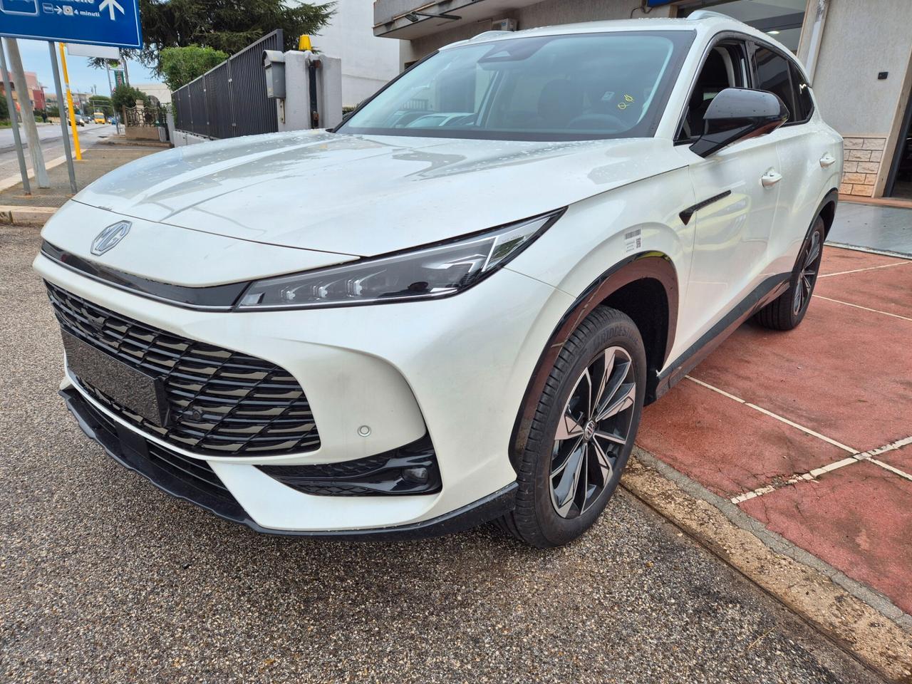 Mg Nuova HS 1.5 Luxury 170CV MT