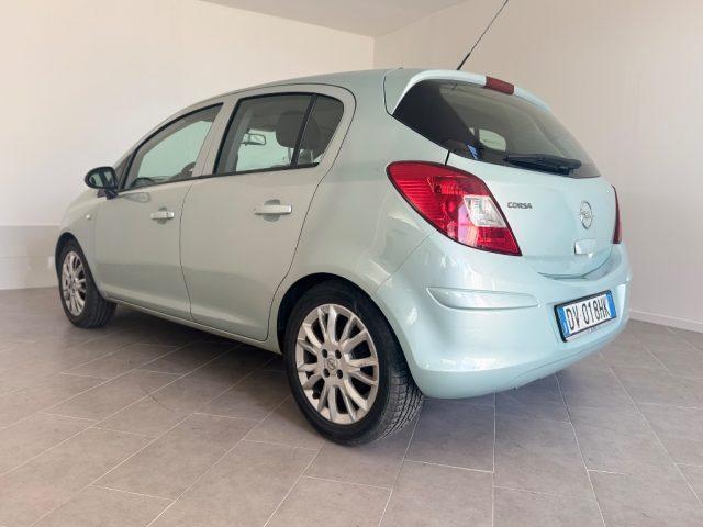 OPEL Corsa 1.2 5 porte Cosmo