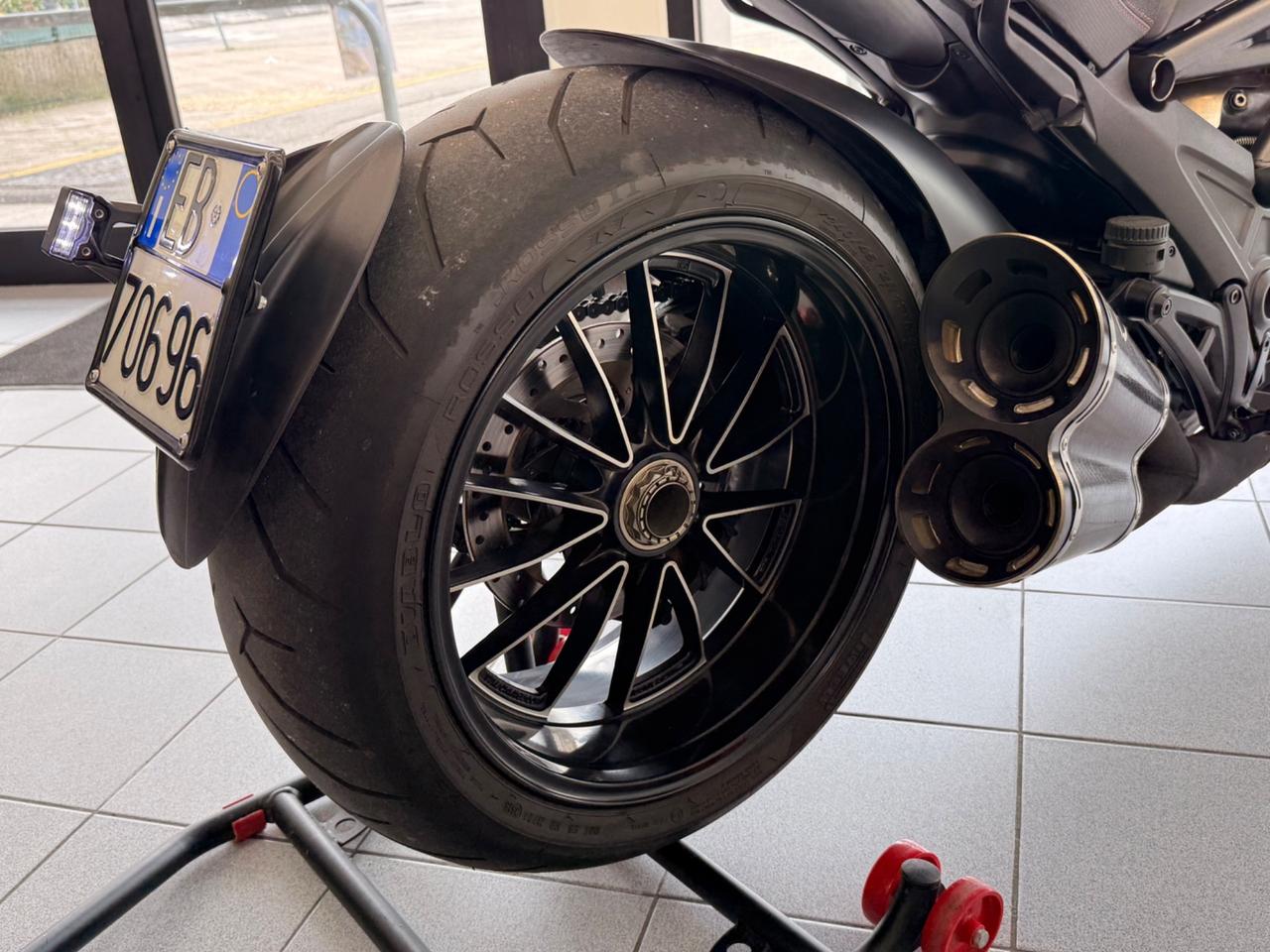 Ducati Diavel Dark