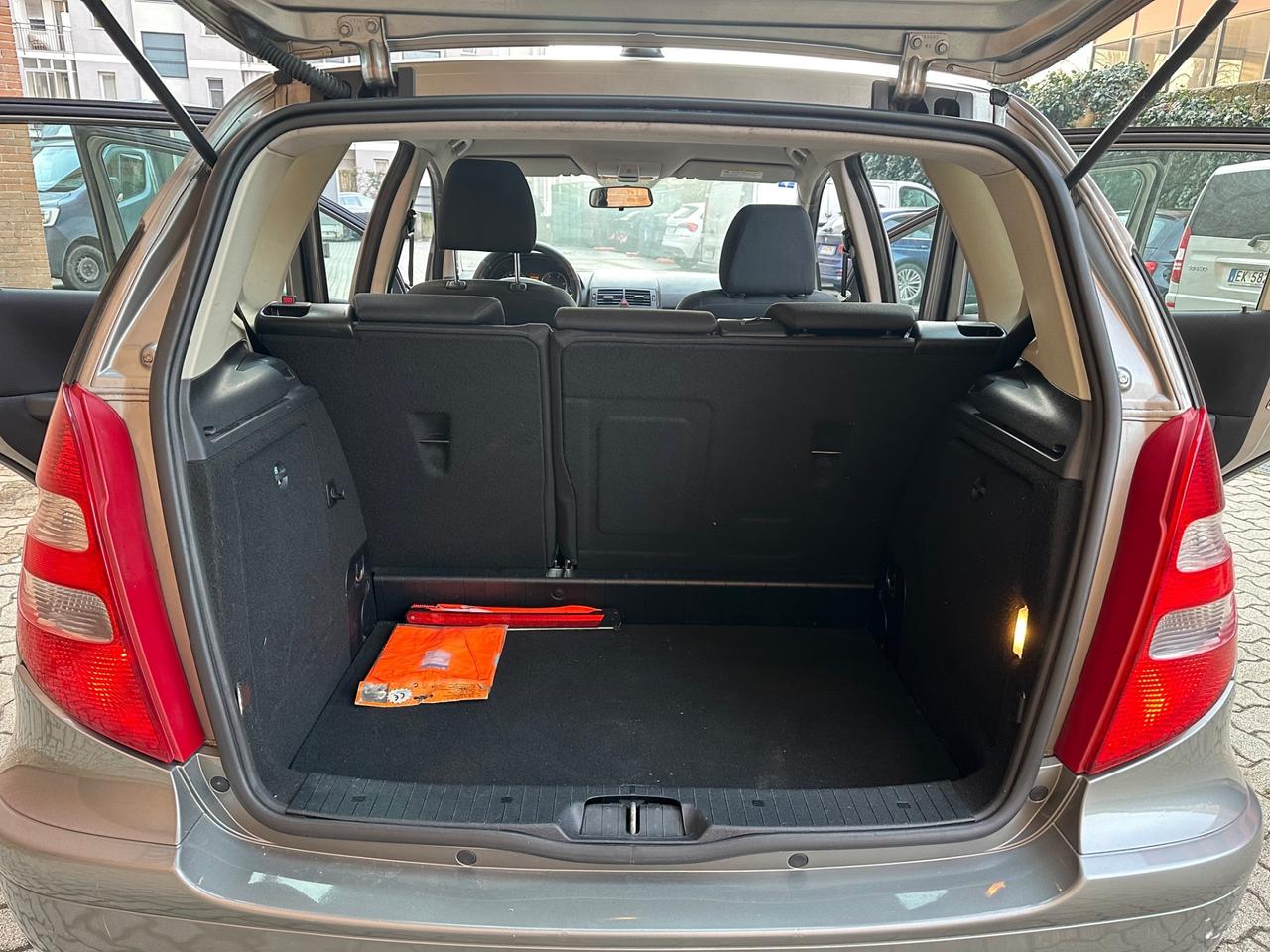 Mercedes-benz A 160 CDI BlueEFFICIENCY Elegance