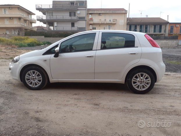 Fiat Punto Iv 1.3 Mtj 16v 95cv Lounge 5p - 2017