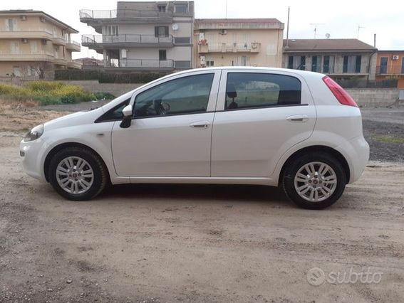 Fiat Punto Iv 1.3 Mtj 16v 95cv Lounge 5p - 2017