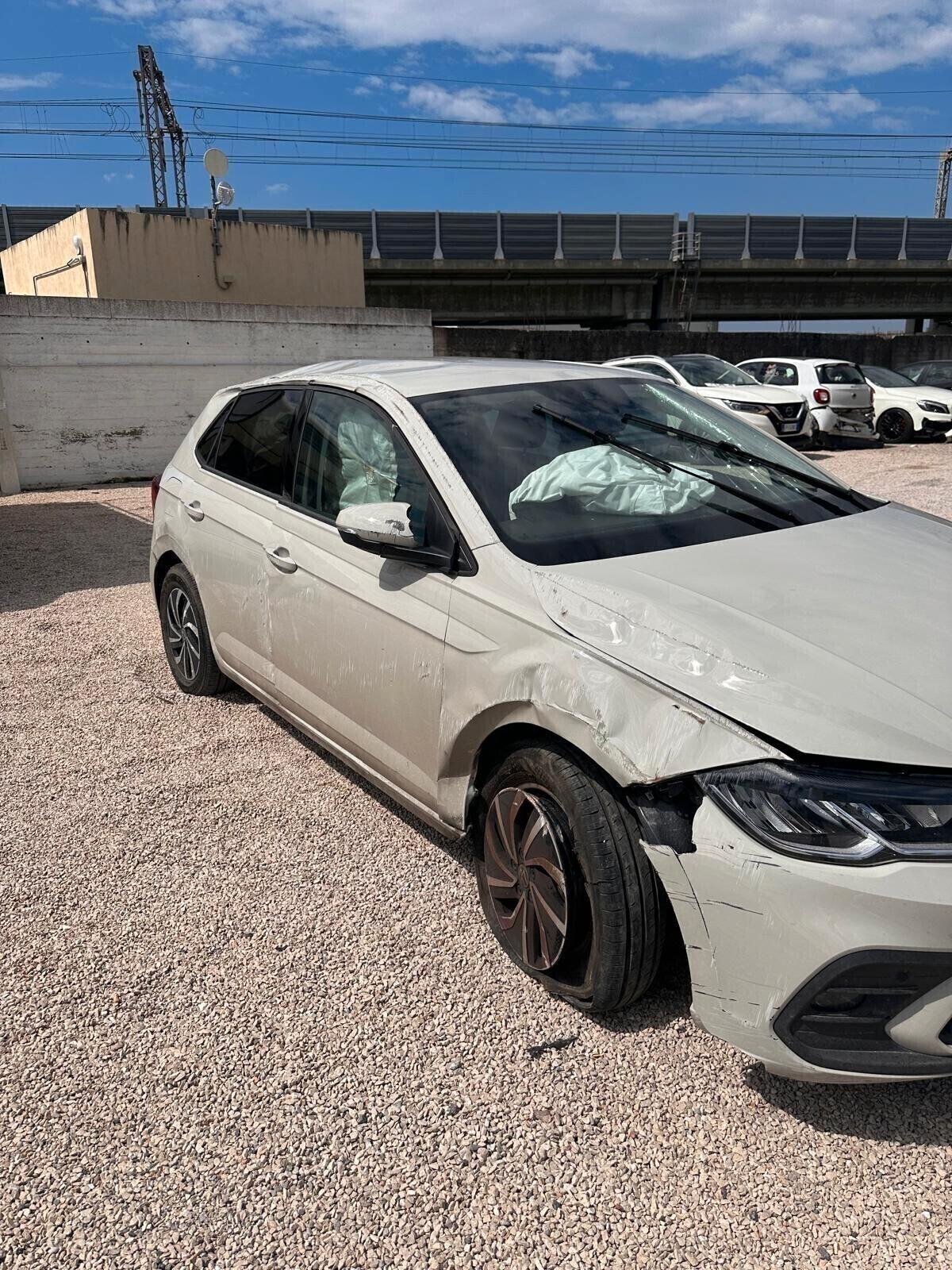 Volkswagen Polo 1.0 TSI SINISTRATA