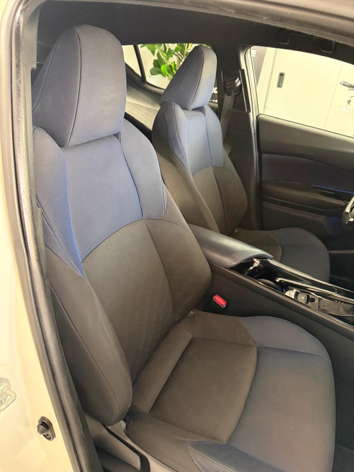 Toyota C-HR 1.8 Hybrid E-CVT Trend