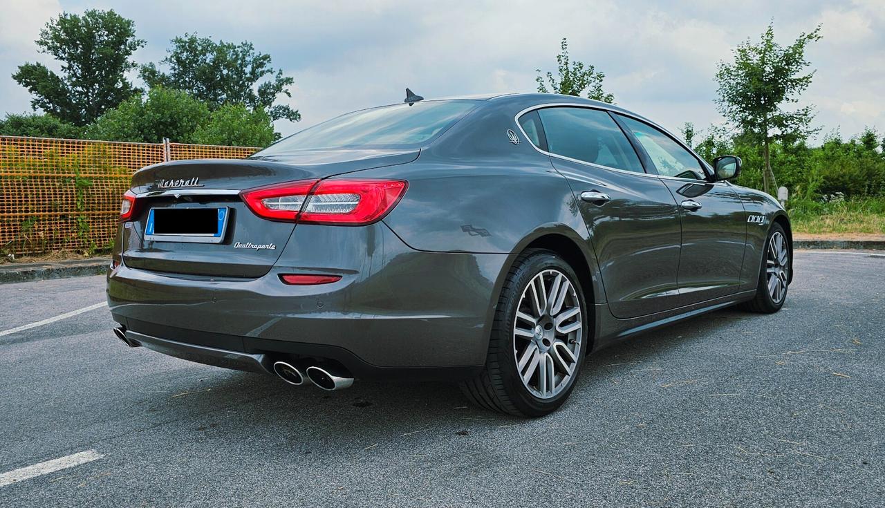 Maserati Quattroporte v6