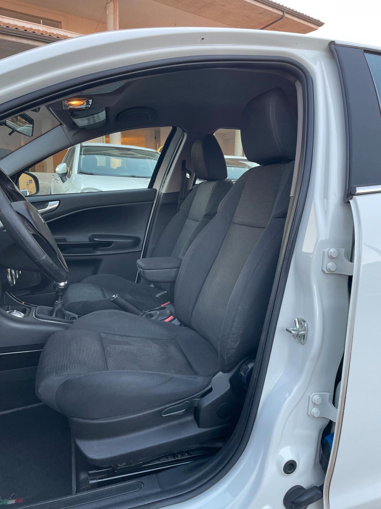 ALFA ROMEO Giulietta 1.6 JTDm-2 105CV DISTINCTIVE