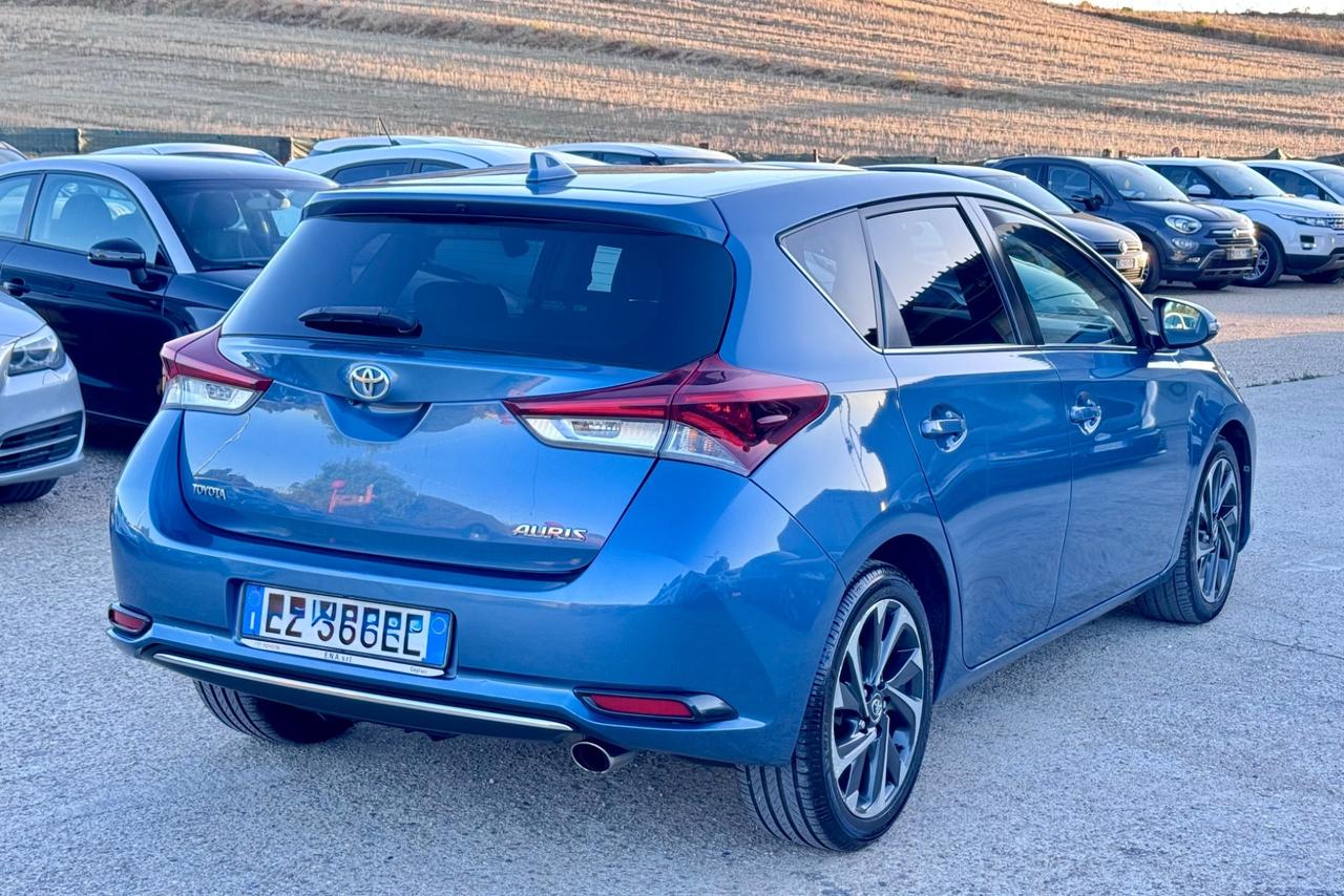 Toyota Auris 1.6 D-4D Lounge