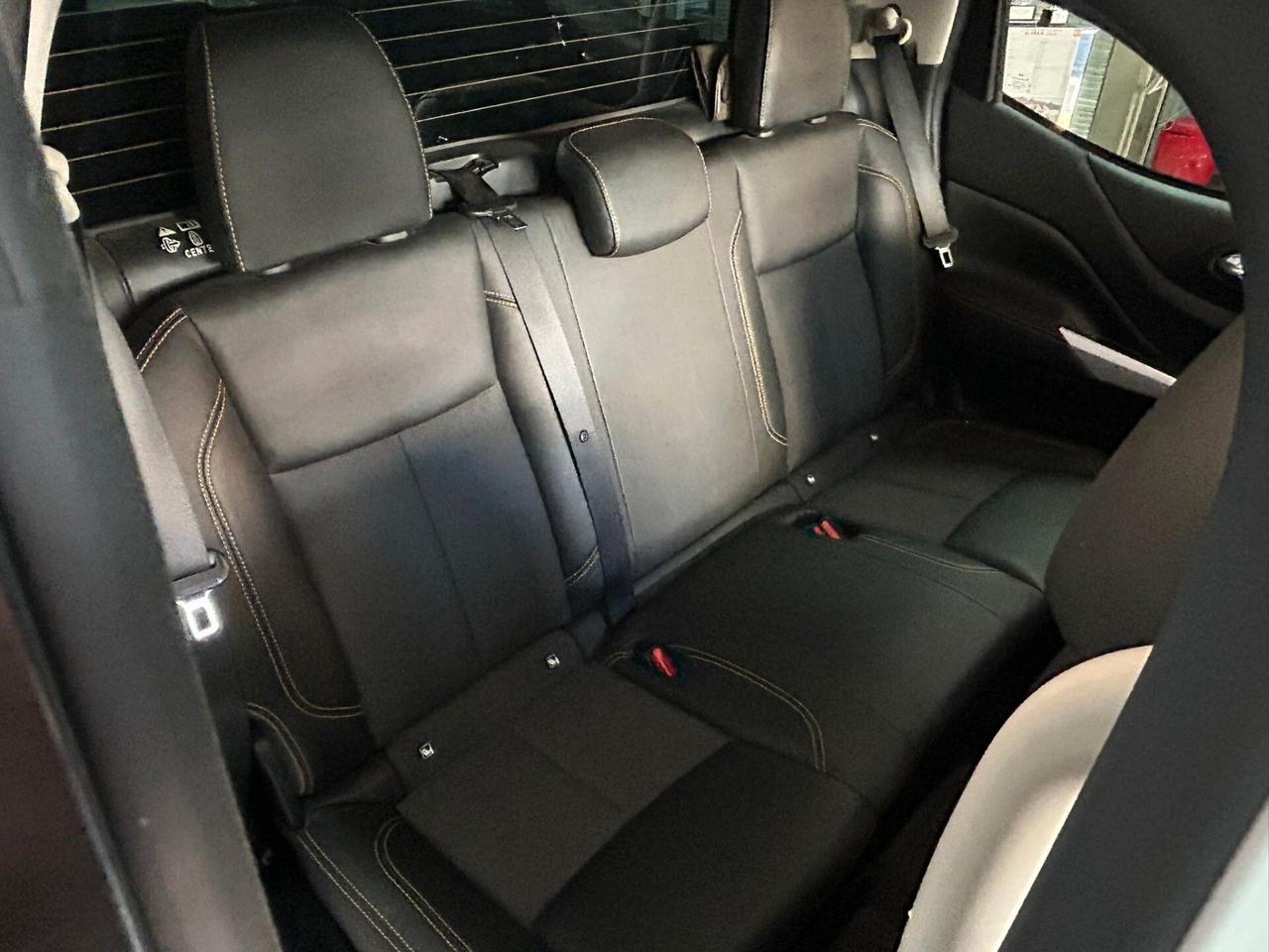 Nissan Navara 2.3 dCi 4WD D. Cab N-Connecta auto