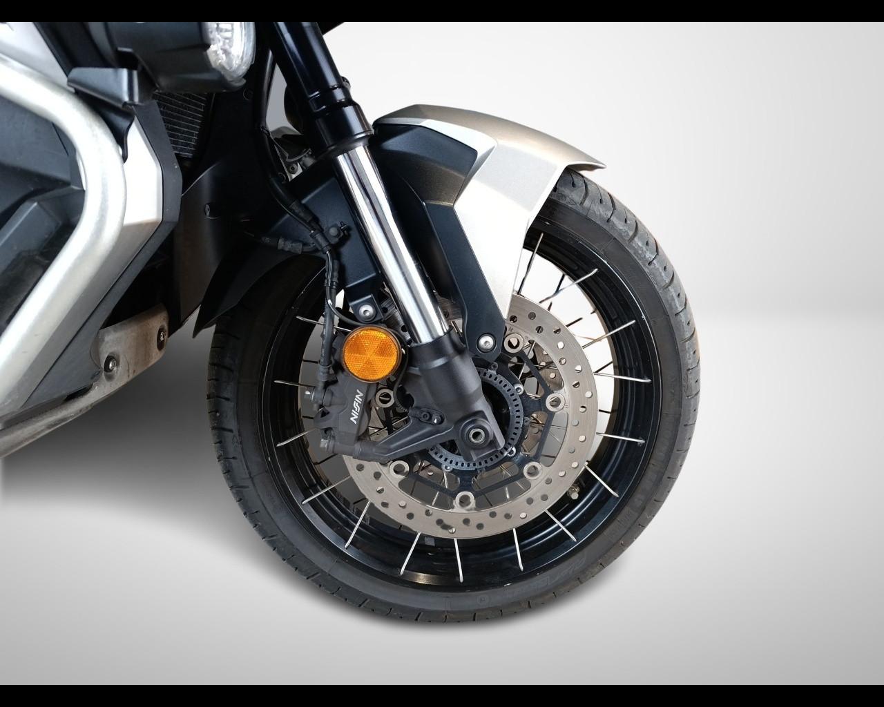 Honda X-ADV 750 - ABS DCT