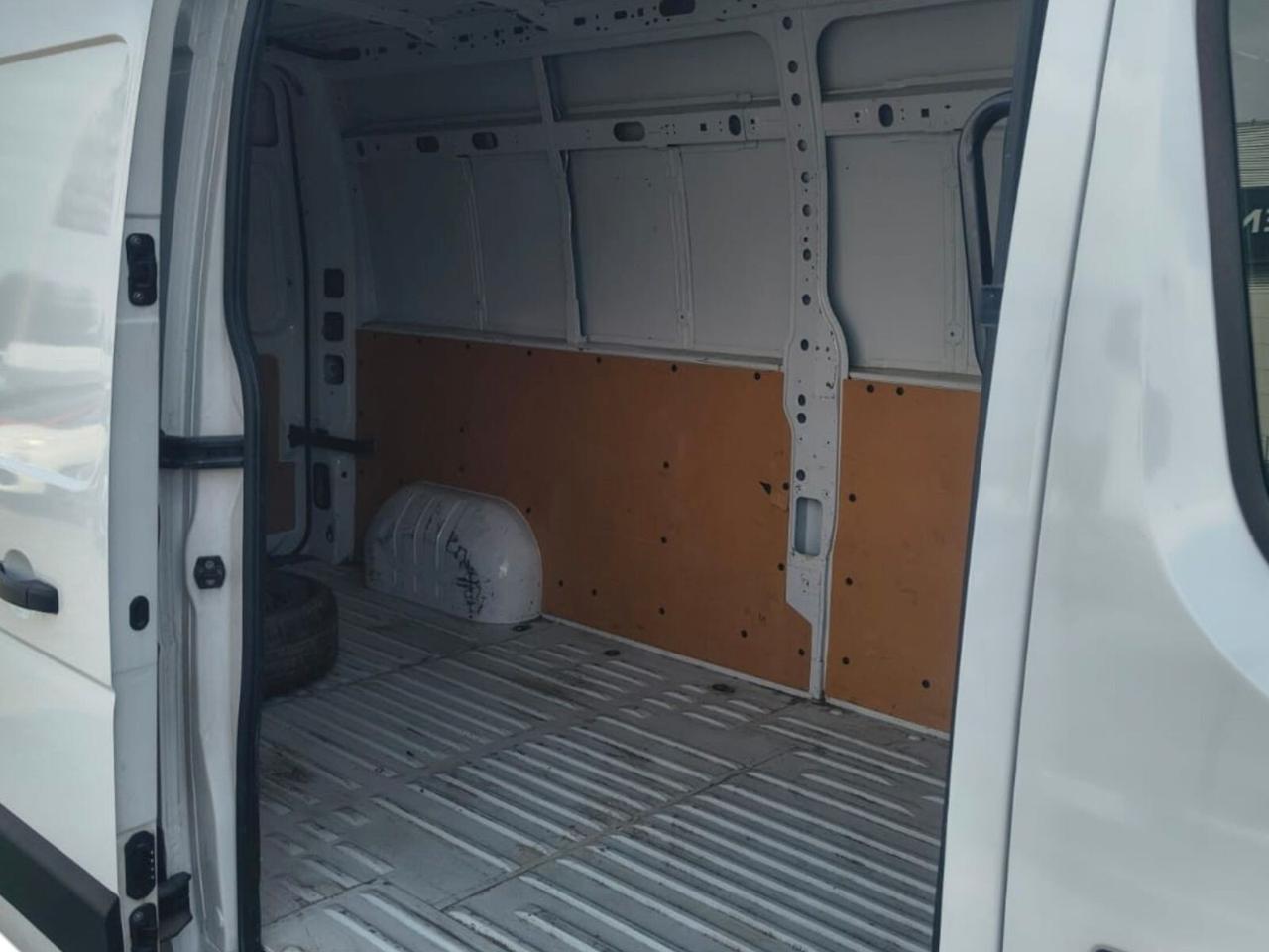 Renault Master T35 2.3 dci 135cv L3H2 Ice