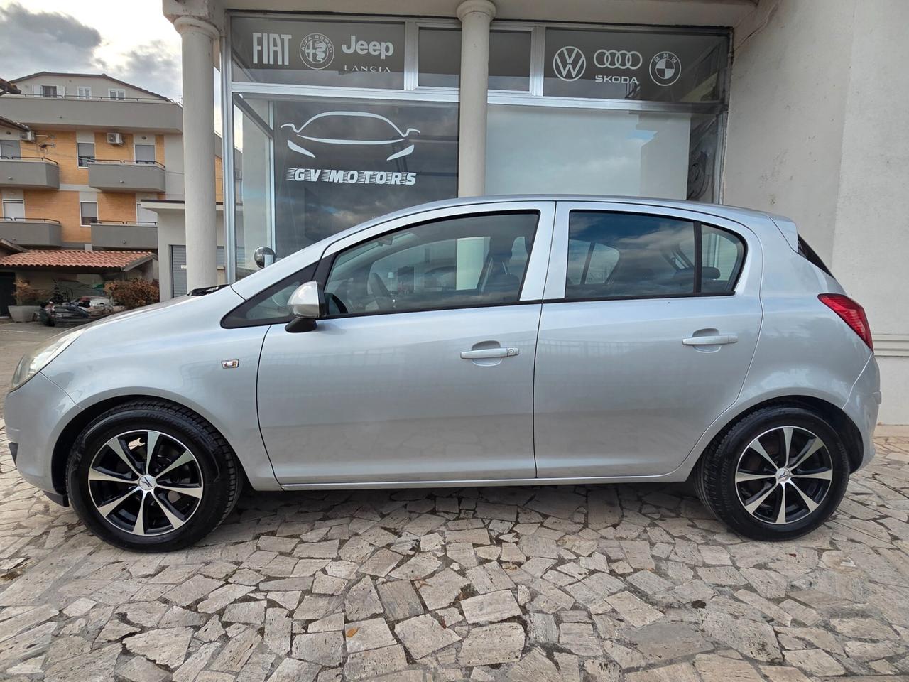 Opel Corsa 1.2 5 porte Cosmo