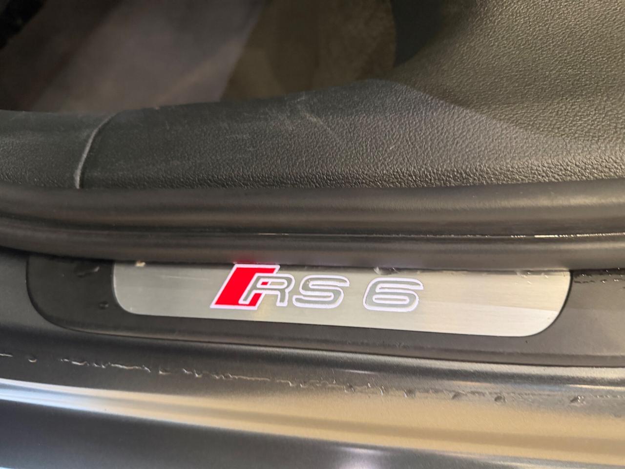 Audi RS6 RS 6 Avant 4.0 TFSI Performance quattro tiptronic