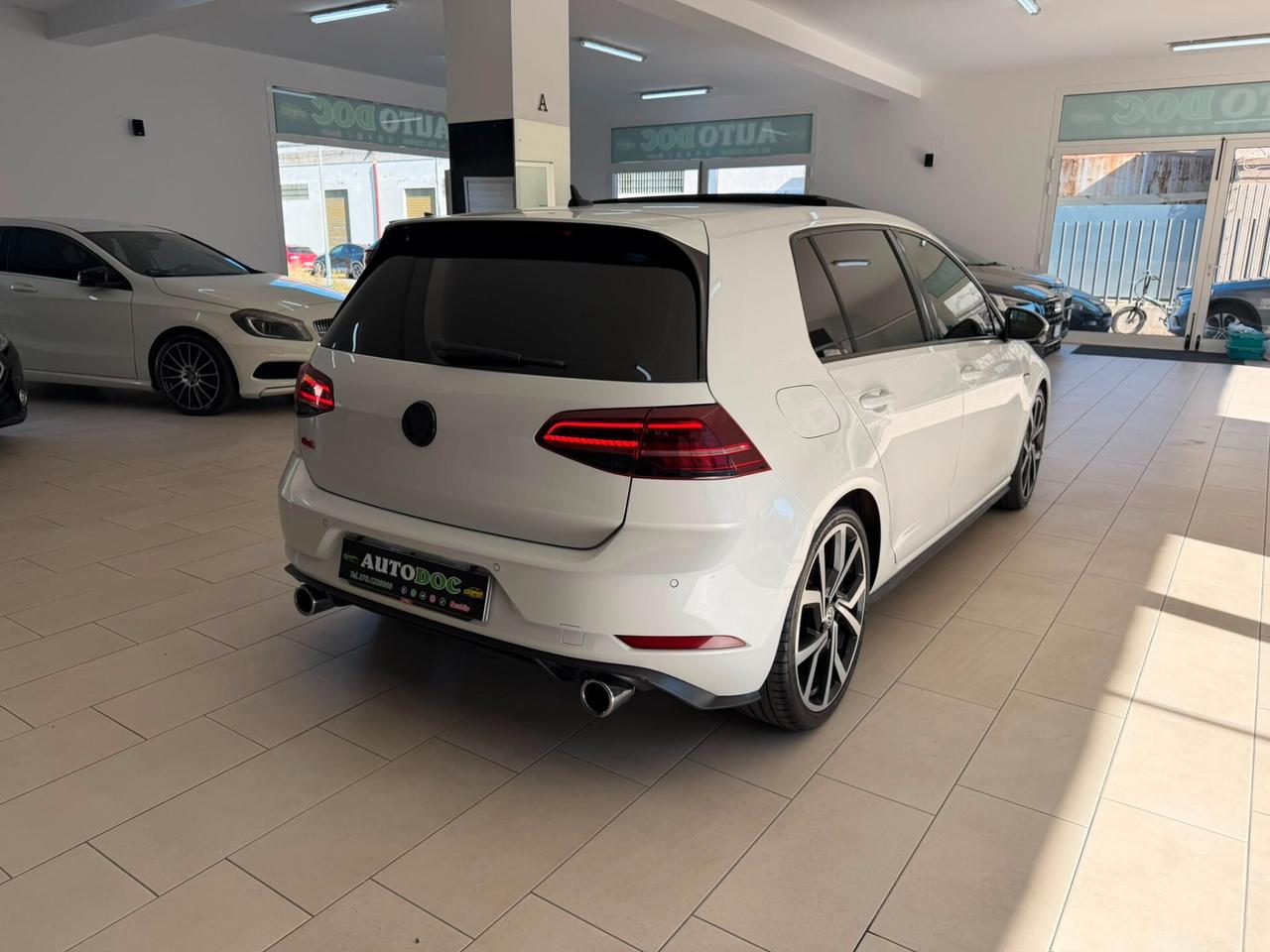 Volkswagen Golf GTI Performance 2.0 245 CV TSI DSG 3p. BMT