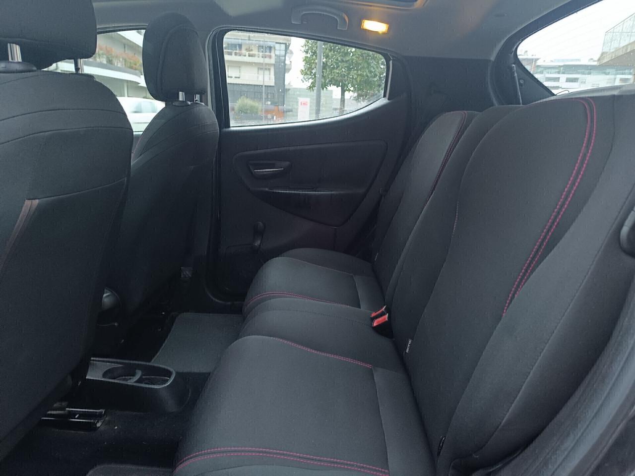 Lancia Ypsilon 1.3 MJT 95 Platinum TETTO APRIBILE