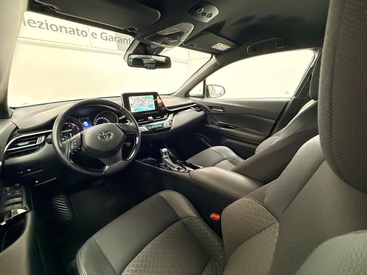 Toyota C-HR 1.8 Hybrid E-CVT 98cv Lounge 07/2022 Neopatentati