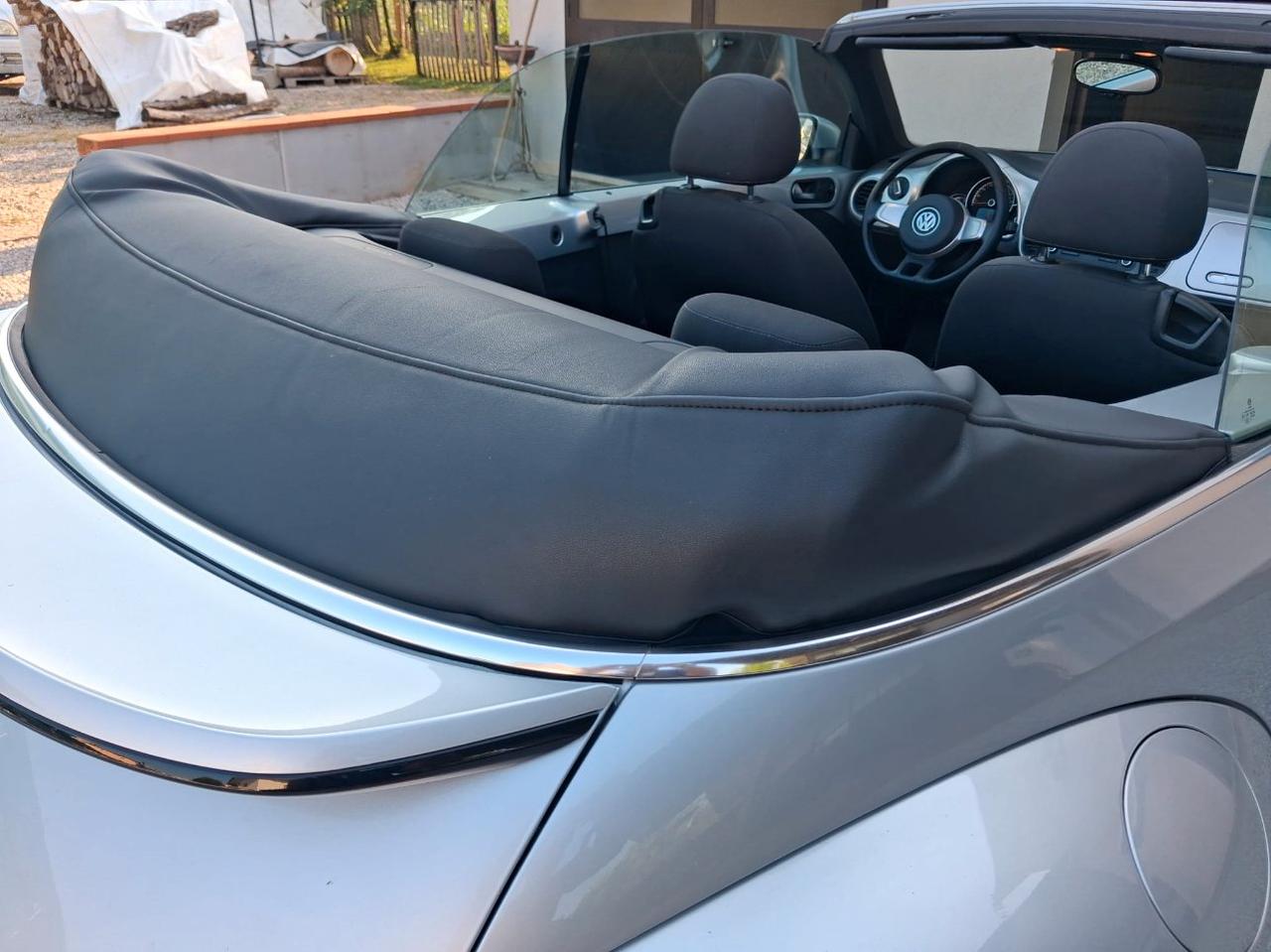 Volkswagen Maggiolino Cabrio 1.6 tdi CABRIO Design 105cv