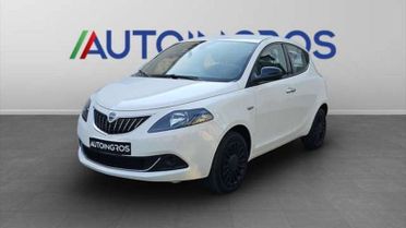 Lancia Ypsilon 1.0 FireFly Hybrid Silver