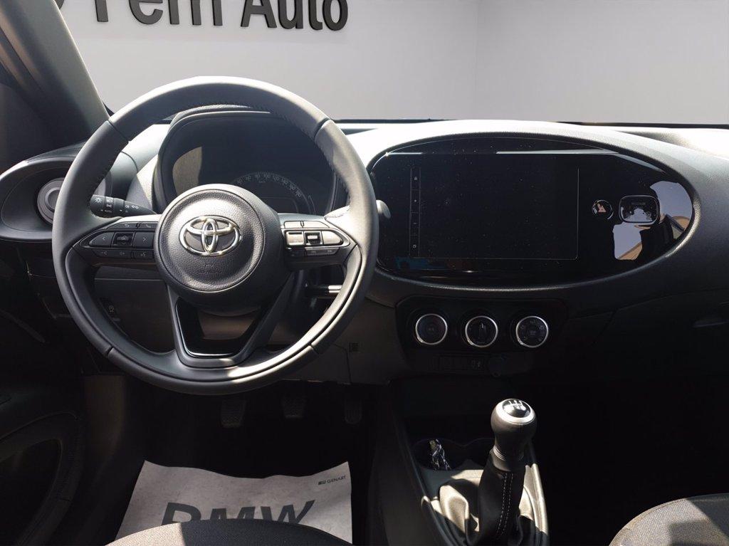 TOYOTA Aygo x 1.0 active 72cv del 2025