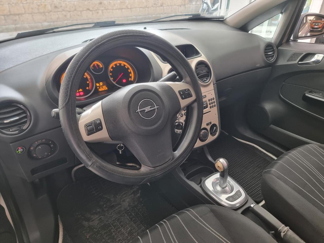 Opel Corsa 1.2 5 porte Cosmo CAMBIO AUTOMATICO GPL